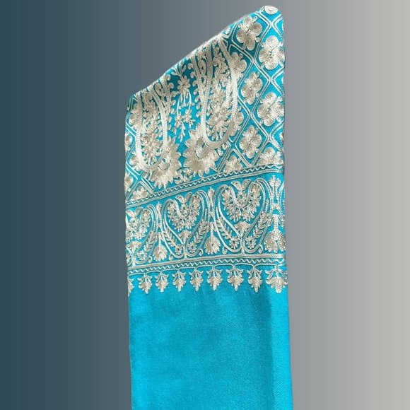 Pashmina shawl, women travel wrap, Scarves and Wraps, Lightweight shoulder wrap - Picture 4 of 10